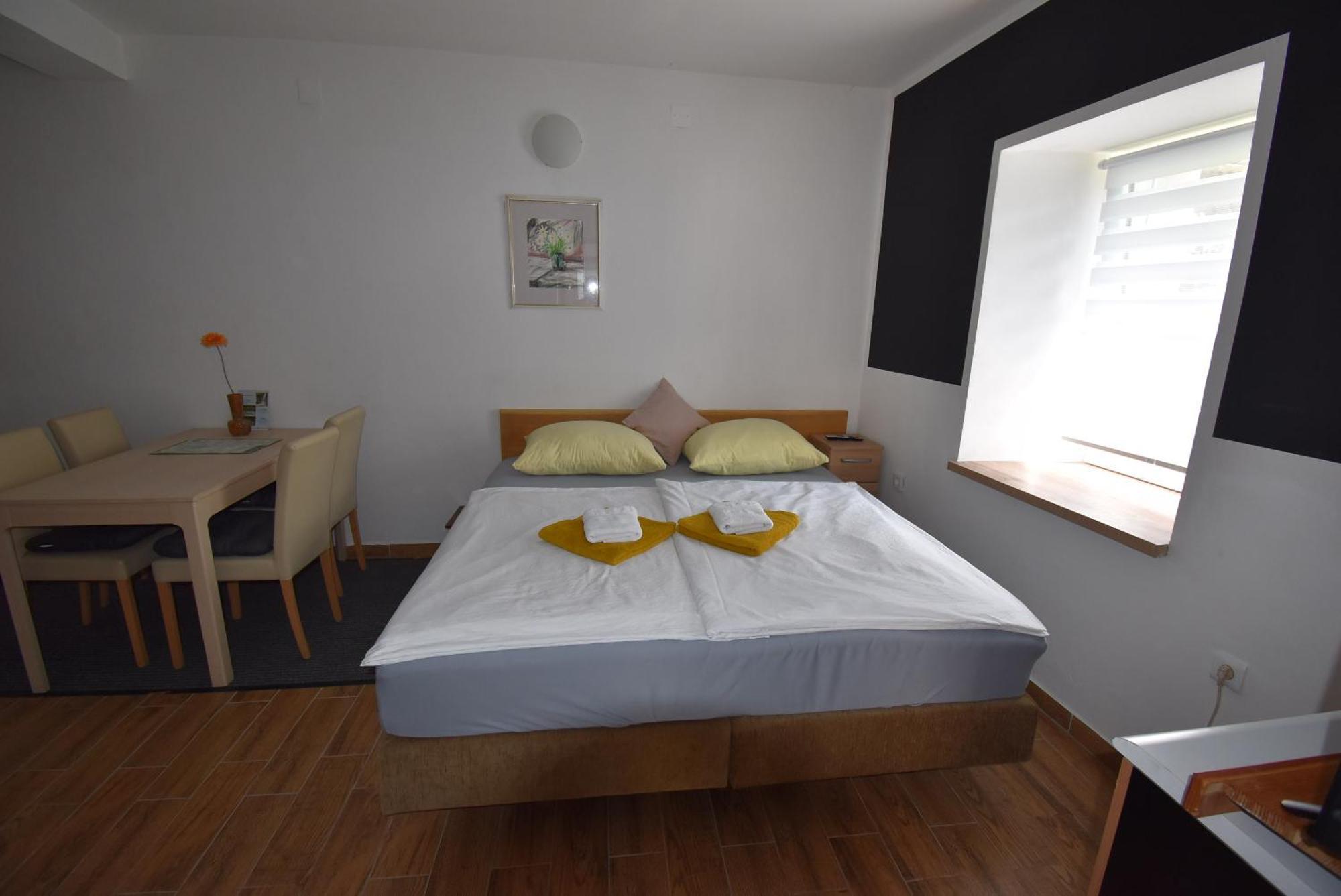 Apartments Free Alps, Massage & Wine Бовец Экстерьер фото