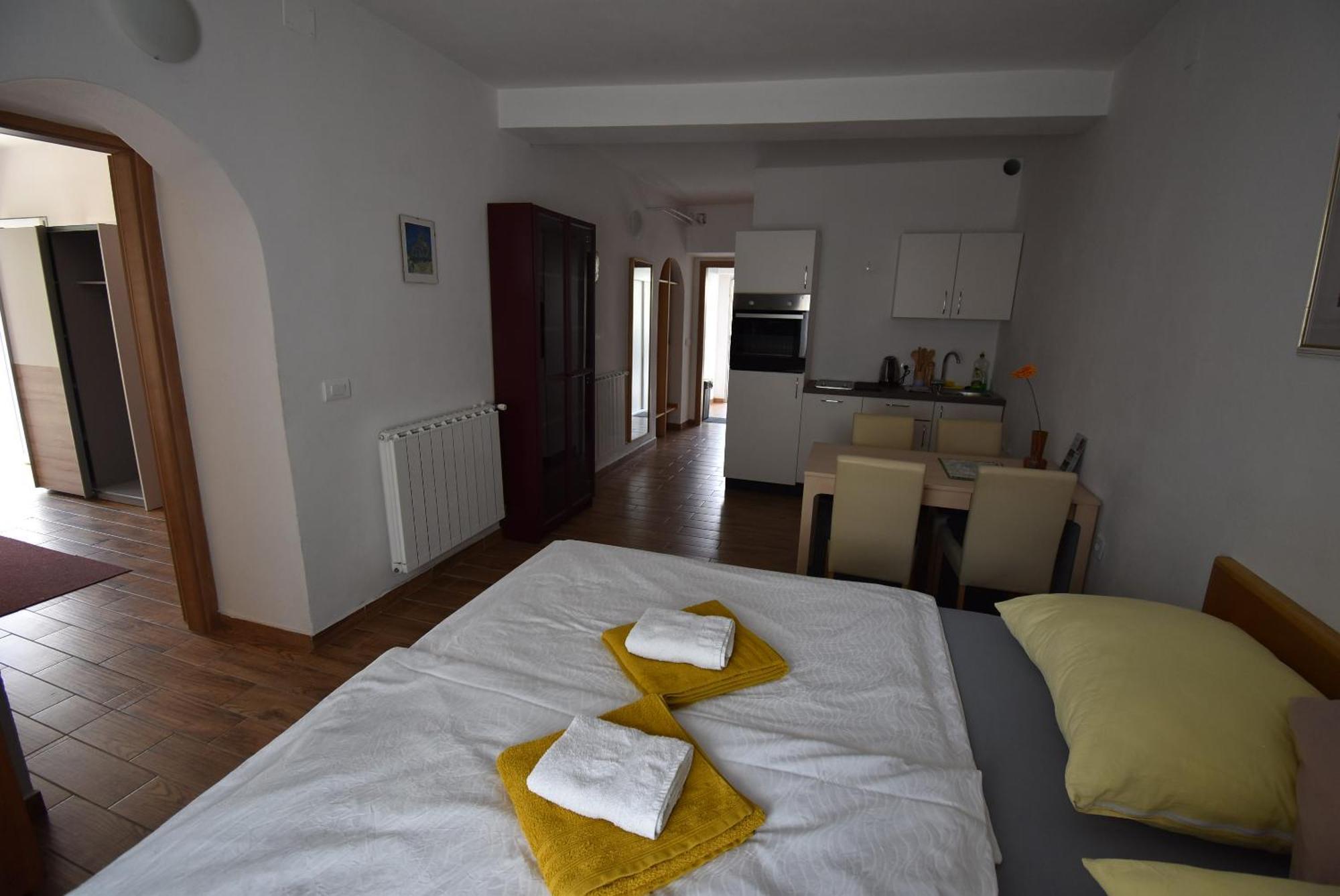 Apartments Free Alps, Massage & Wine Бовец Экстерьер фото