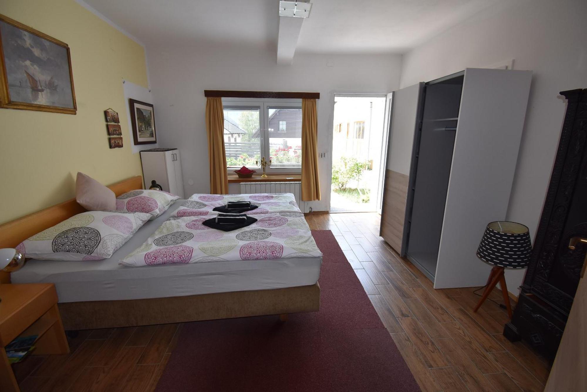 Apartments Free Alps, Massage & Wine Бовец Экстерьер фото