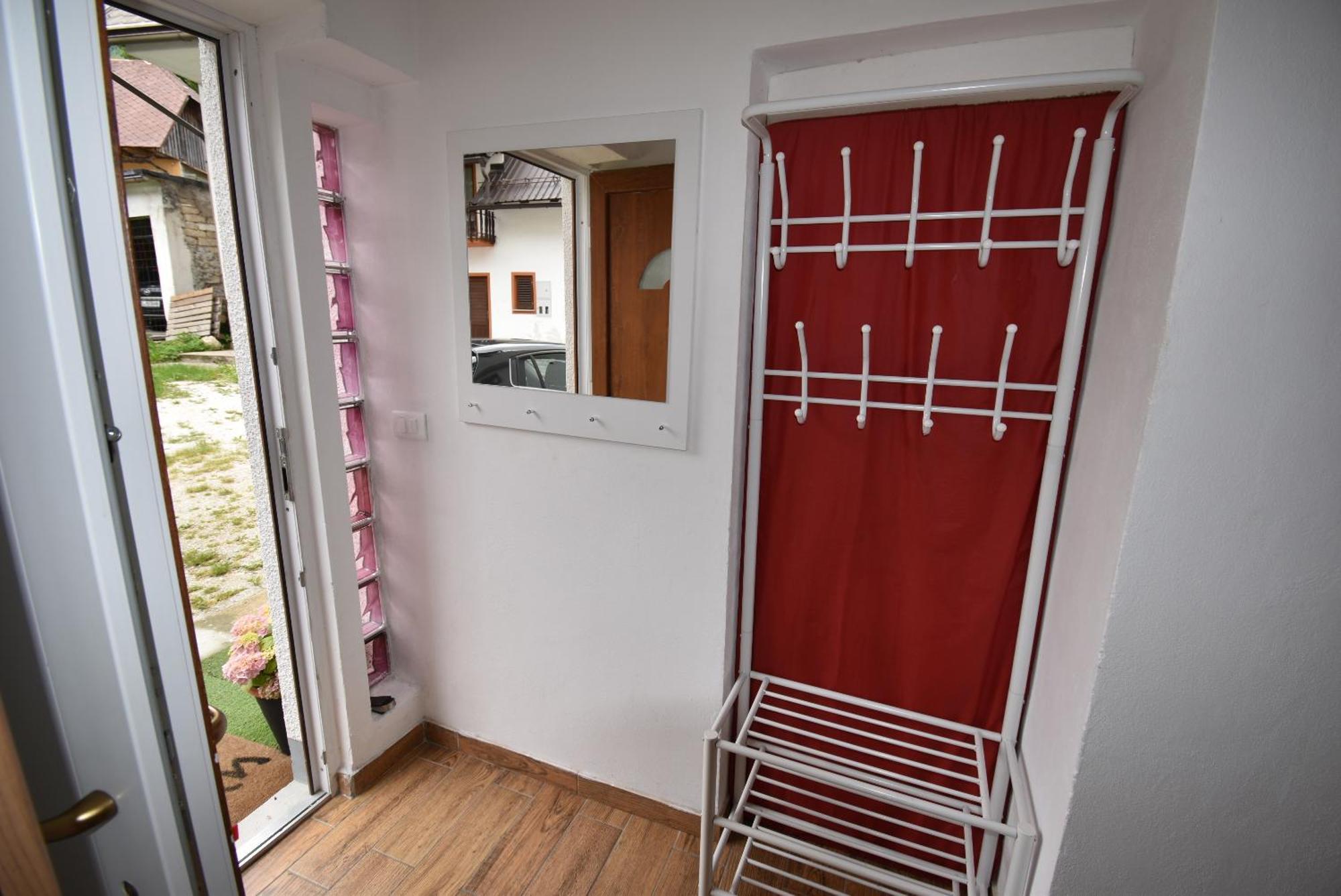 Apartments Free Alps, Massage & Wine Бовец Экстерьер фото