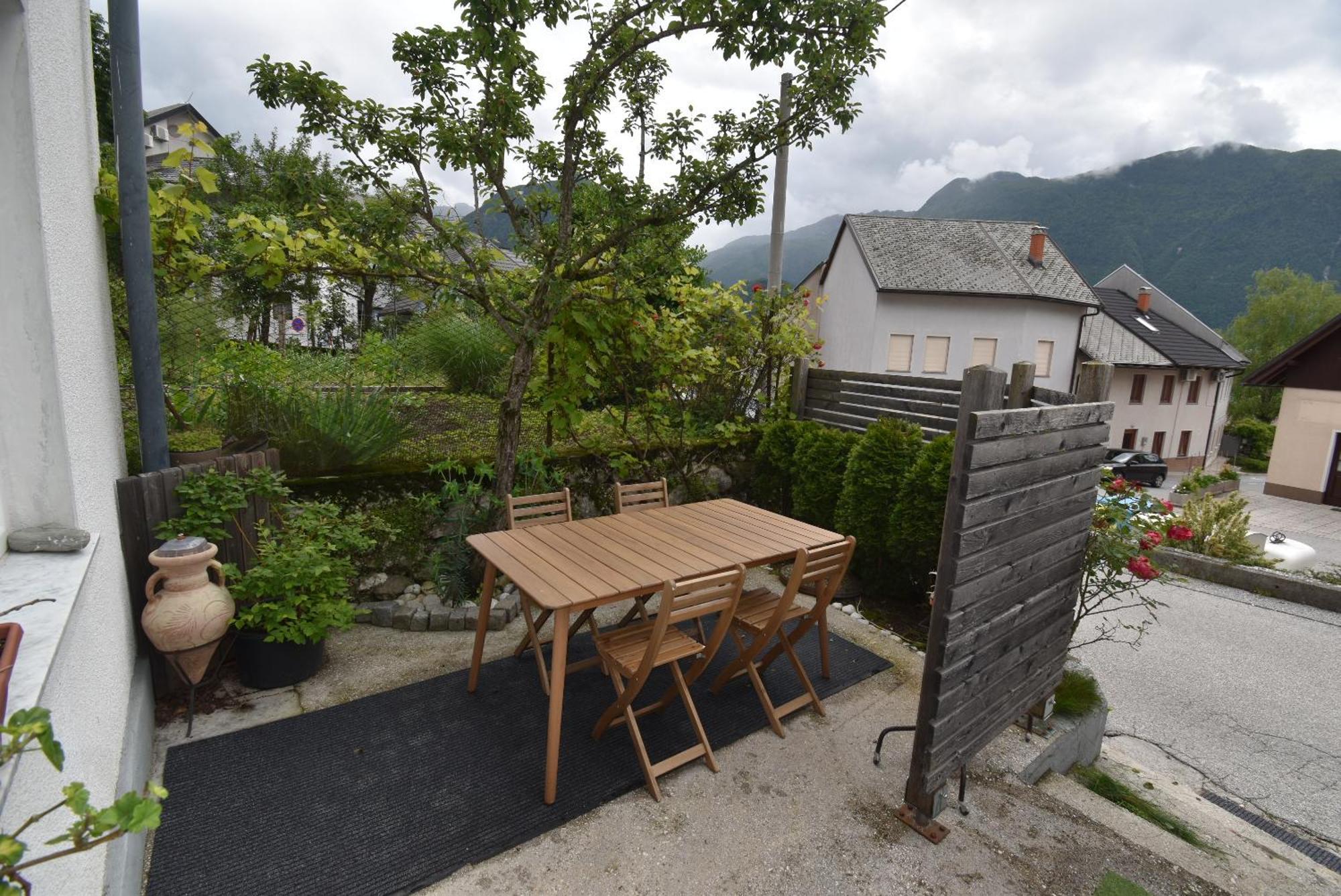 Apartments Free Alps, Massage & Wine Бовец Экстерьер фото