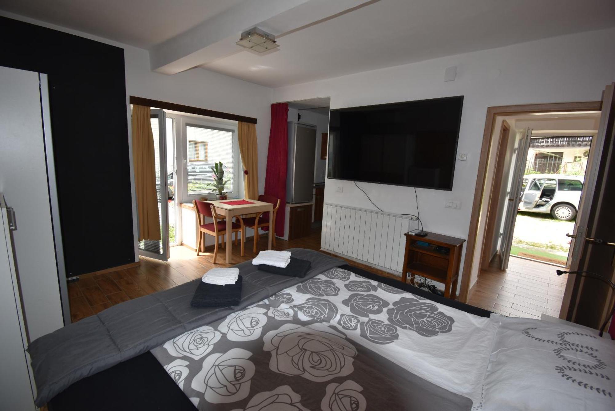 Apartments Free Alps, Massage & Wine Бовец Экстерьер фото