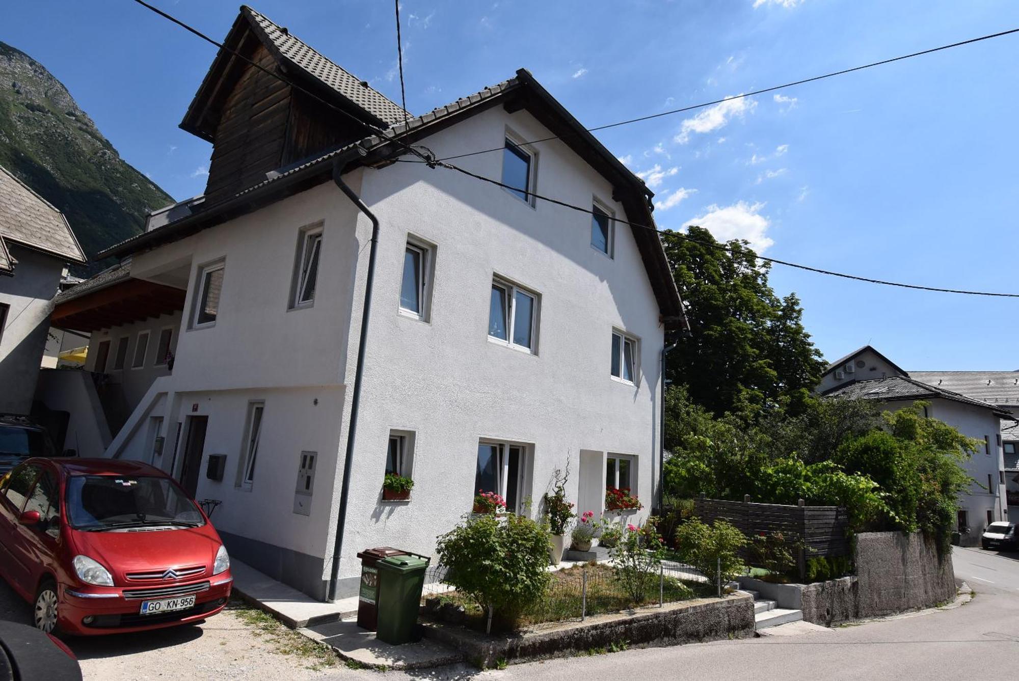 Apartments Free Alps, Massage & Wine Бовец Экстерьер фото